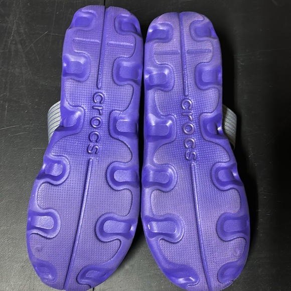 NWOT Women’s Crocs in purple and grey - Picture 2 of 3
